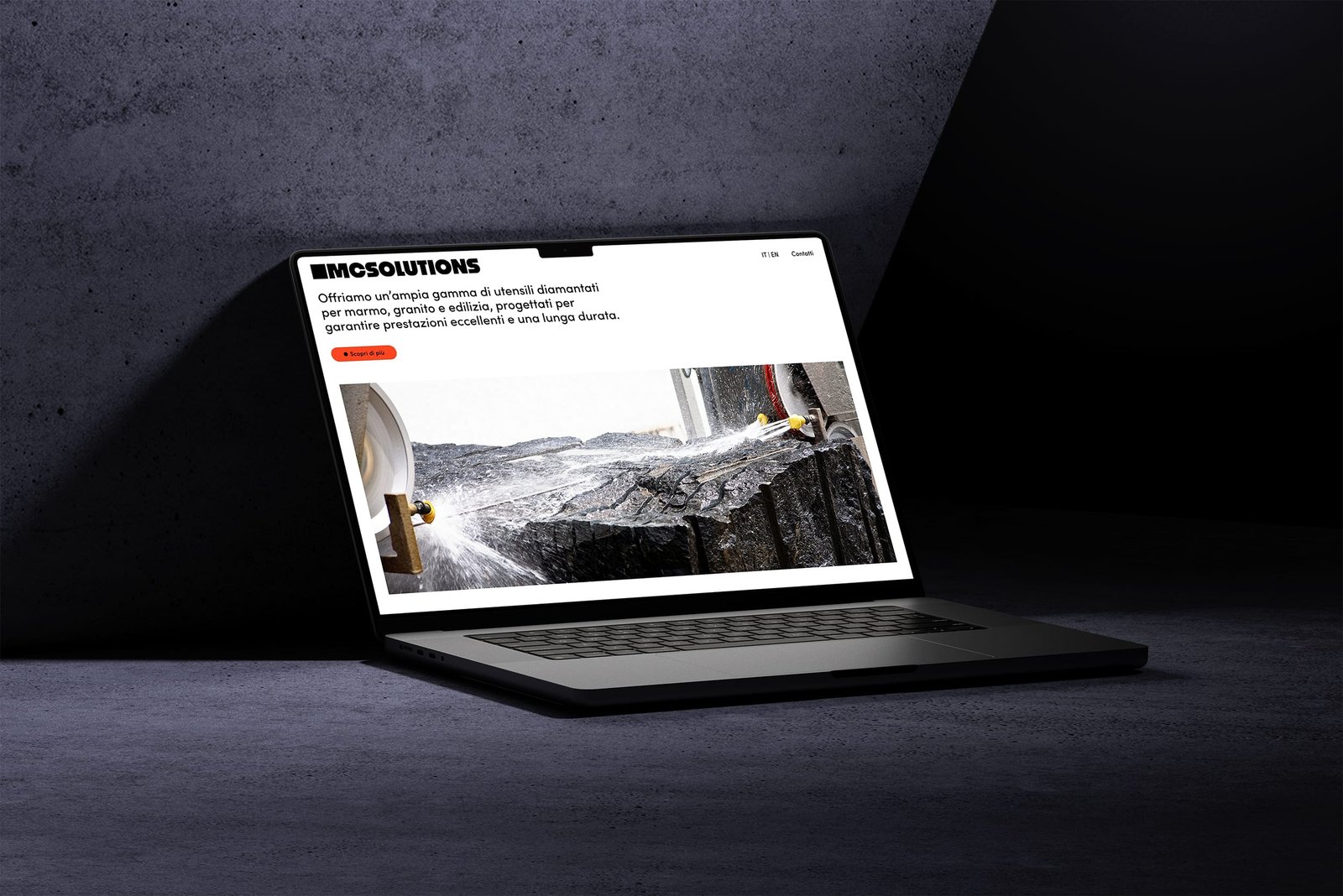 Sito web MC Solutions su MacBook - web design responsive utensili diamantati